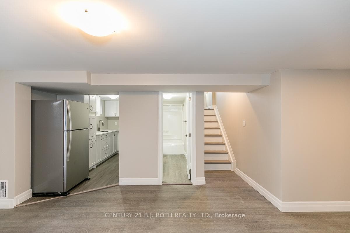 101 Peel Street photo 23