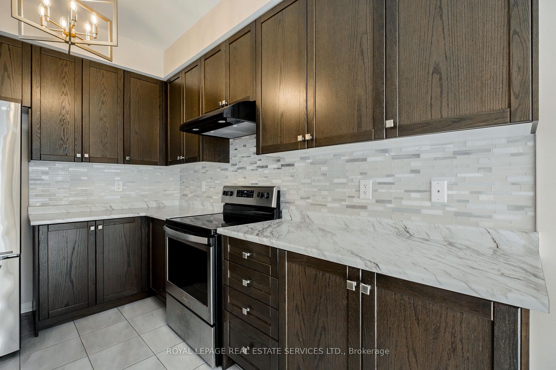 152 Munro Circle photo 20