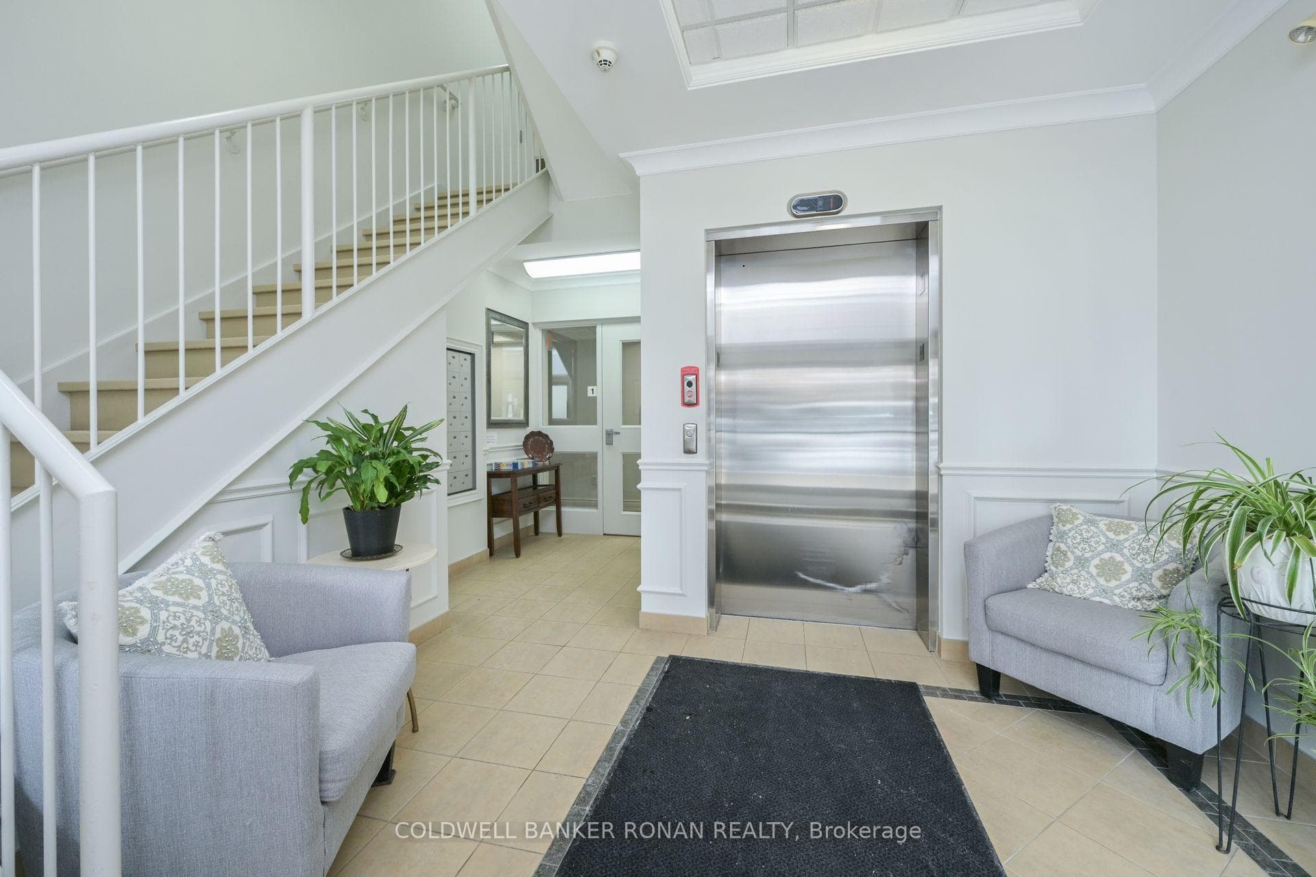 78 Sunset Boulevard Unit 203 photo 2