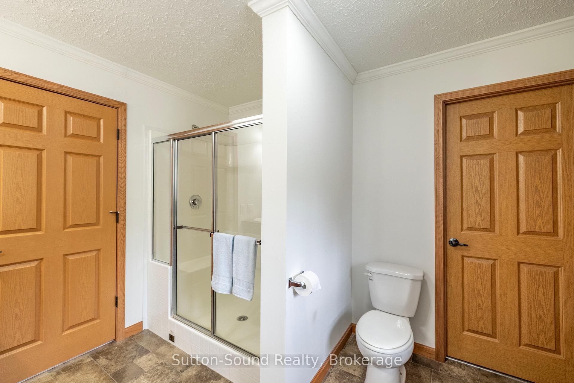 21 Cardinal Avenue photo 18