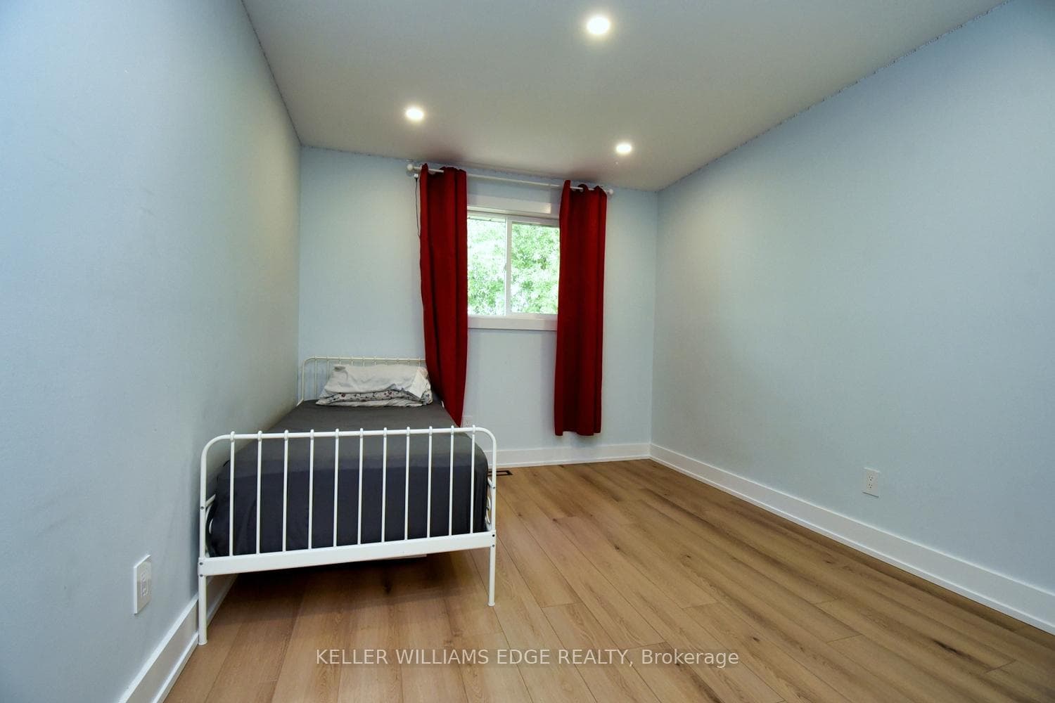 149 Essling Avenue photo 26