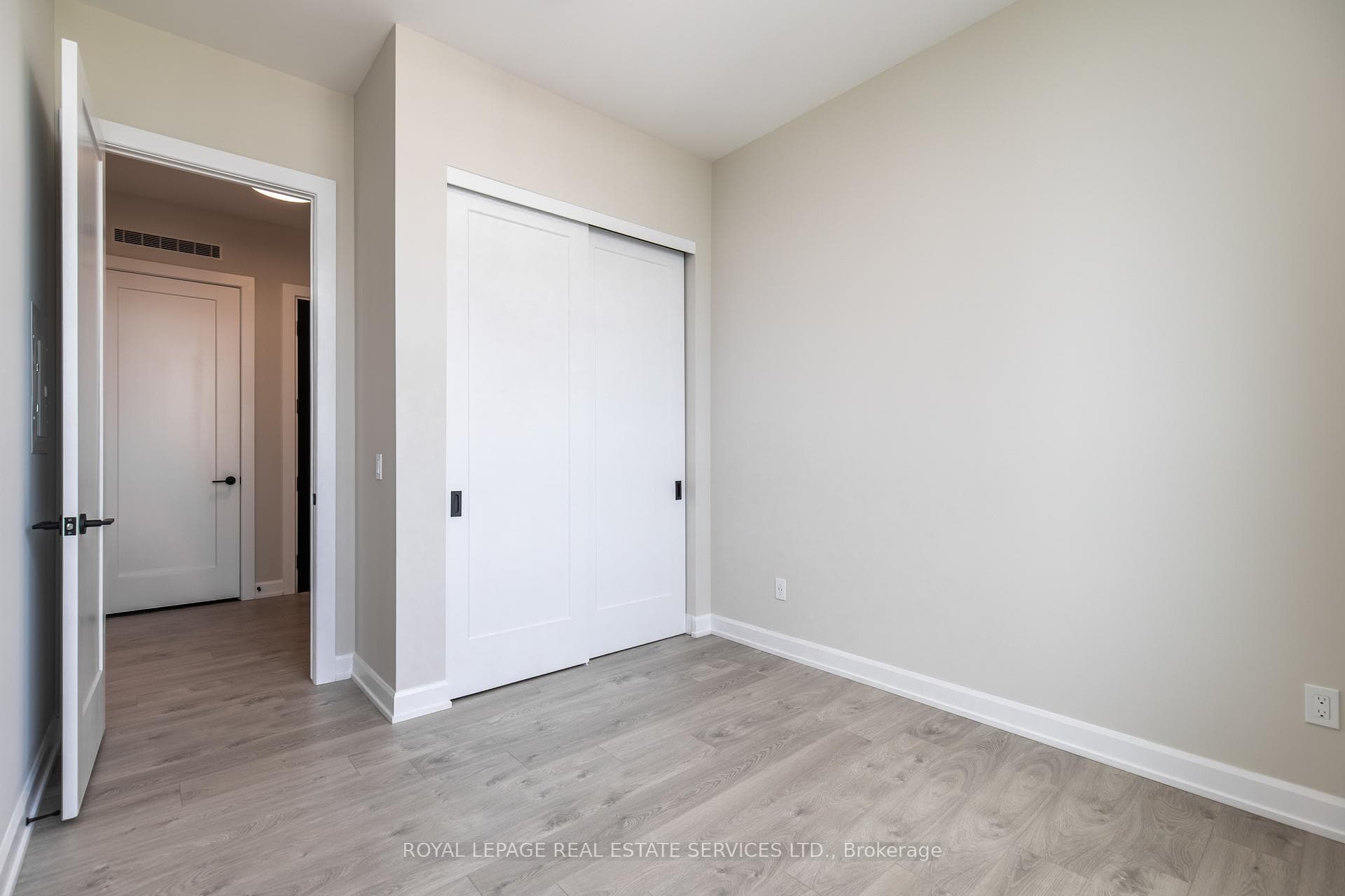 3220 William Coltson Avenue Unit 2205 photo 11