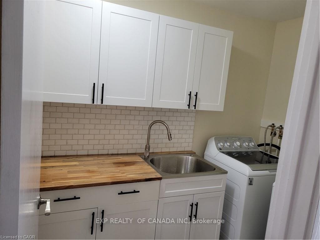 553 OXBOW Crescent photo 4