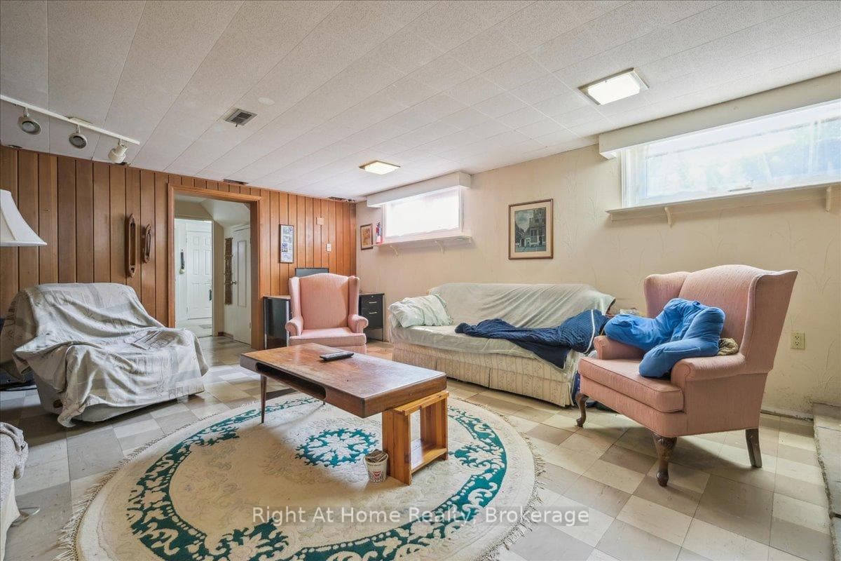 357 Seaton Drive photo 26