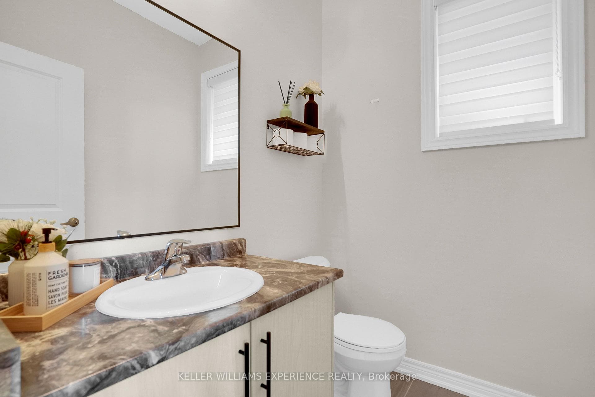 1329 Davis Loop photo 8