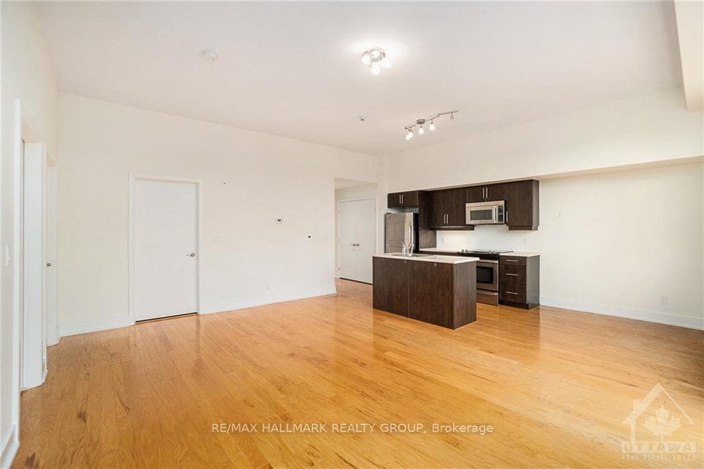 345 ST DENIS Street Unit 303 photo 22