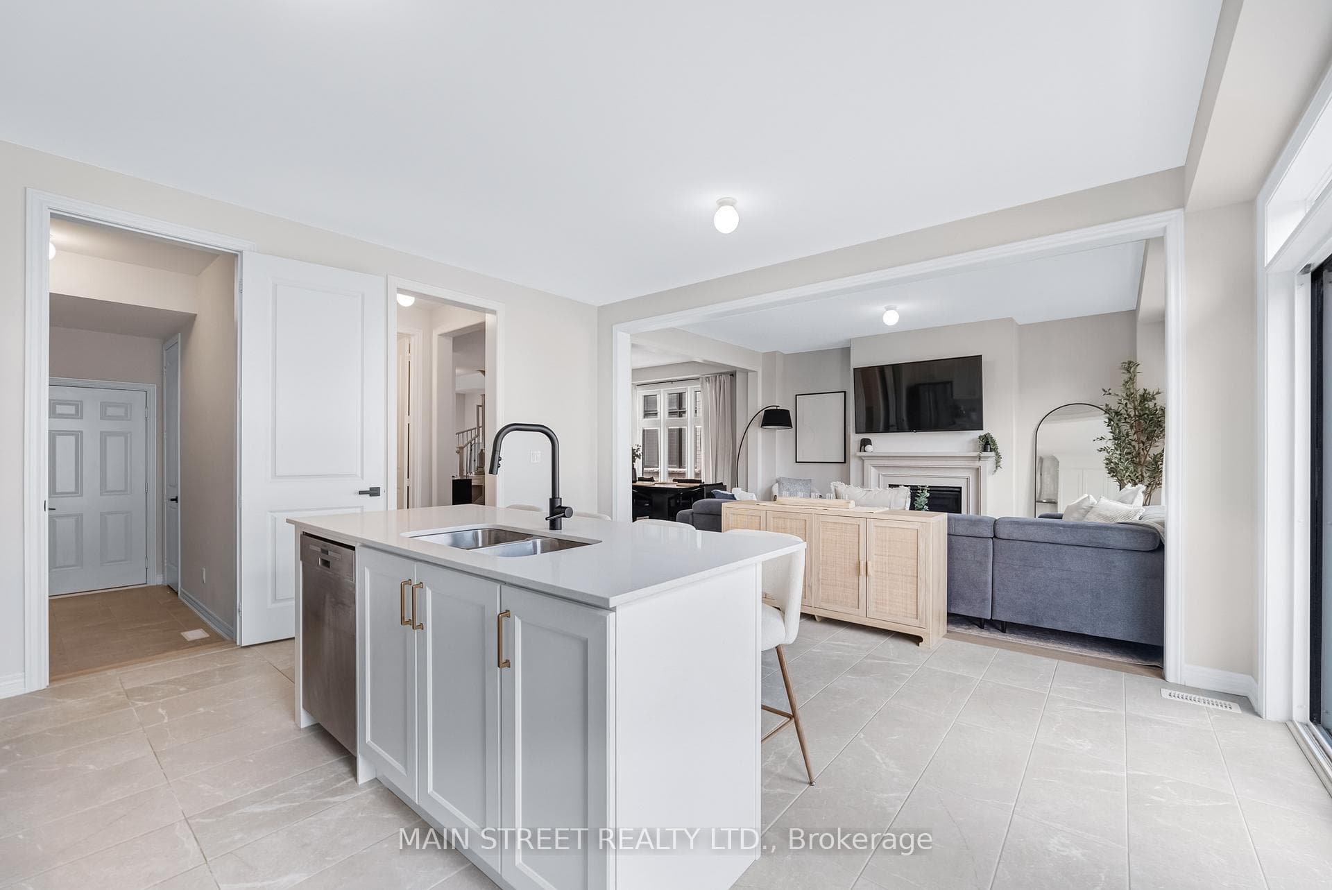 15 Ainslie Hill Crescent photo 17