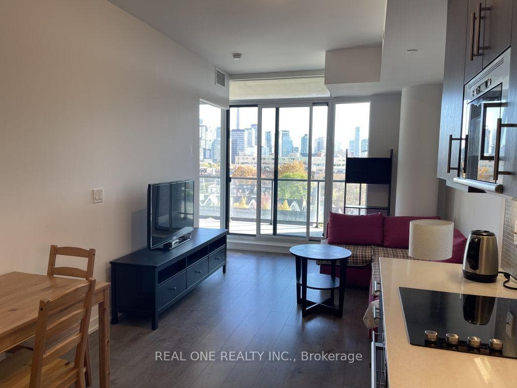 297 College Street Unit 710 photo 11