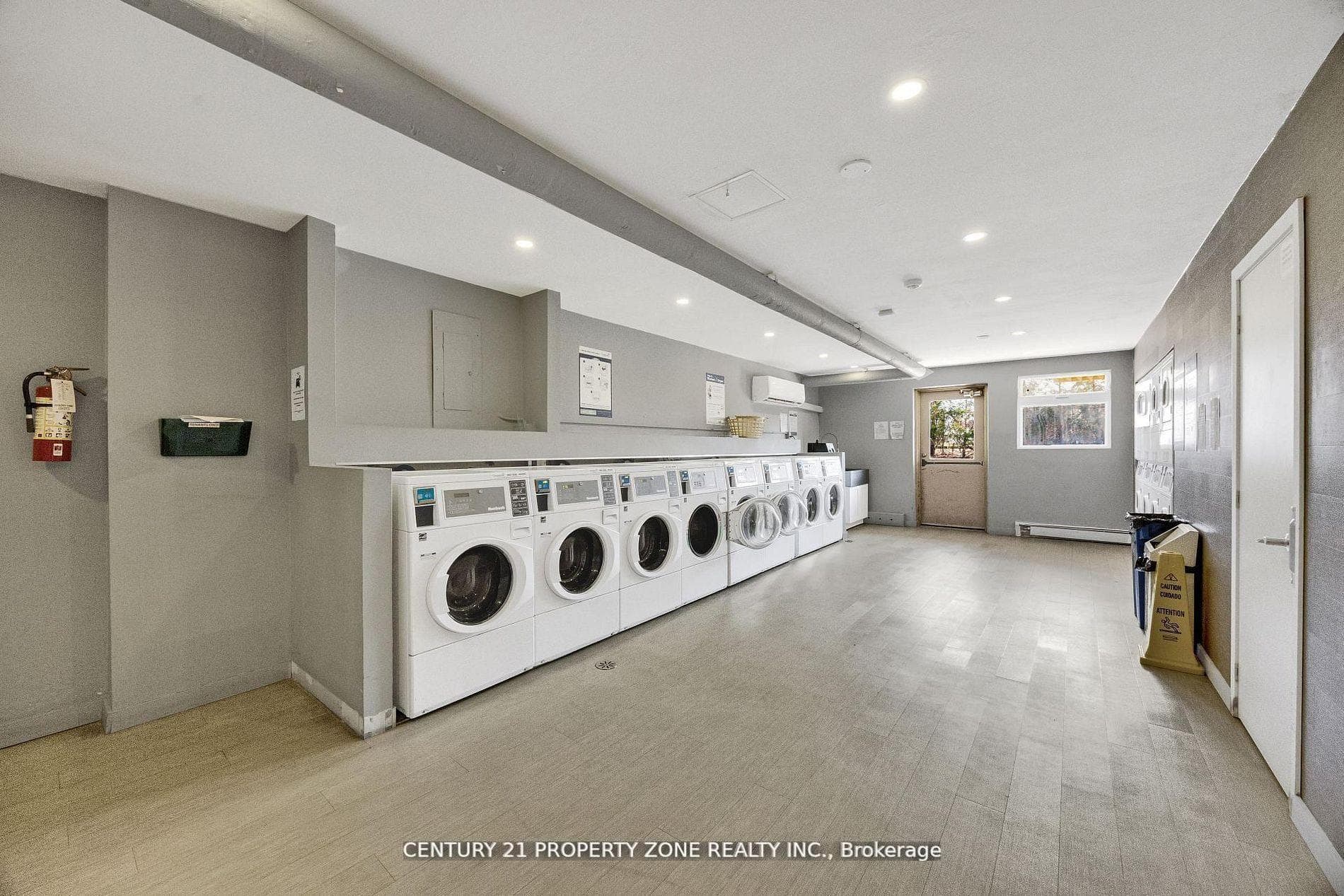 583 Mornington Avenue Unit 610 photo 21