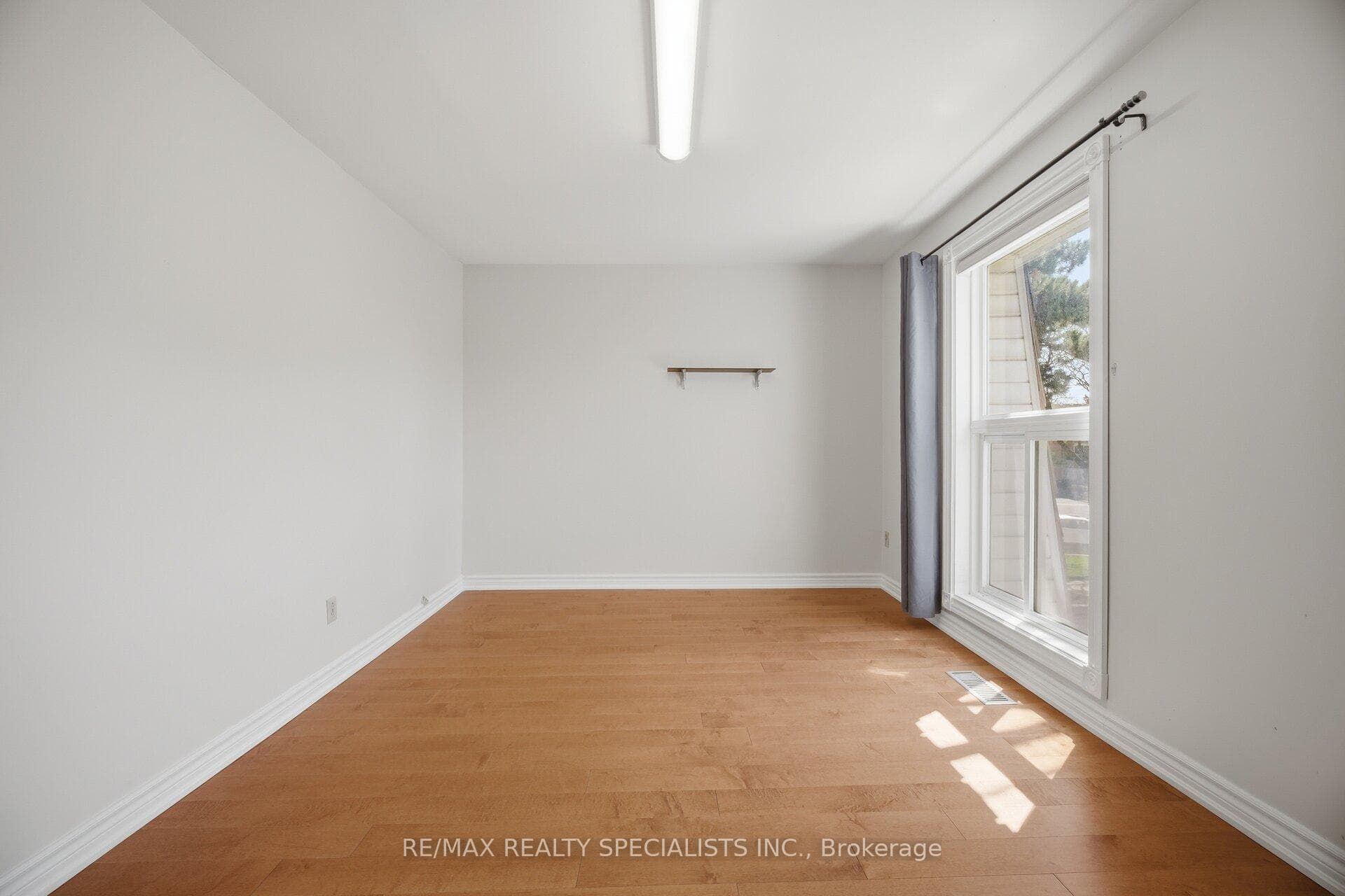 701 Burnhamthorpe Road Unit 106 photo 28