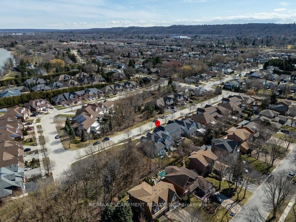 68 Morrison Crescent photo 46