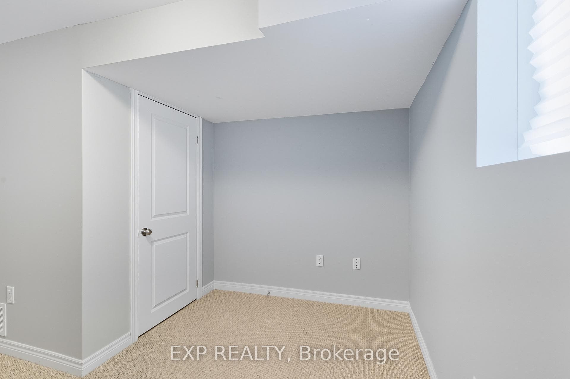 377 Glancaster Road Unit 18 photo 19