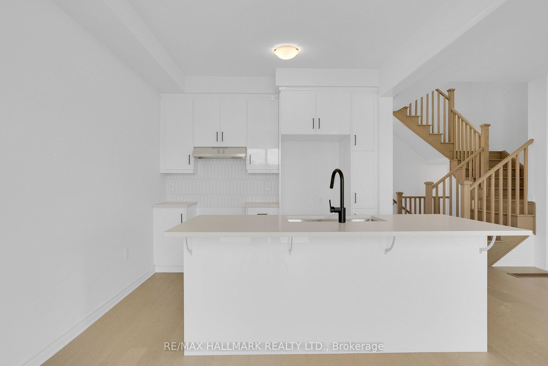 15 Foxley Heights photo 11