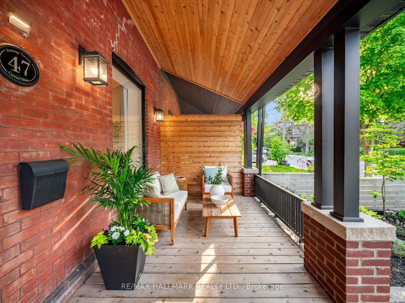 47 Langley Avenue photo 2
