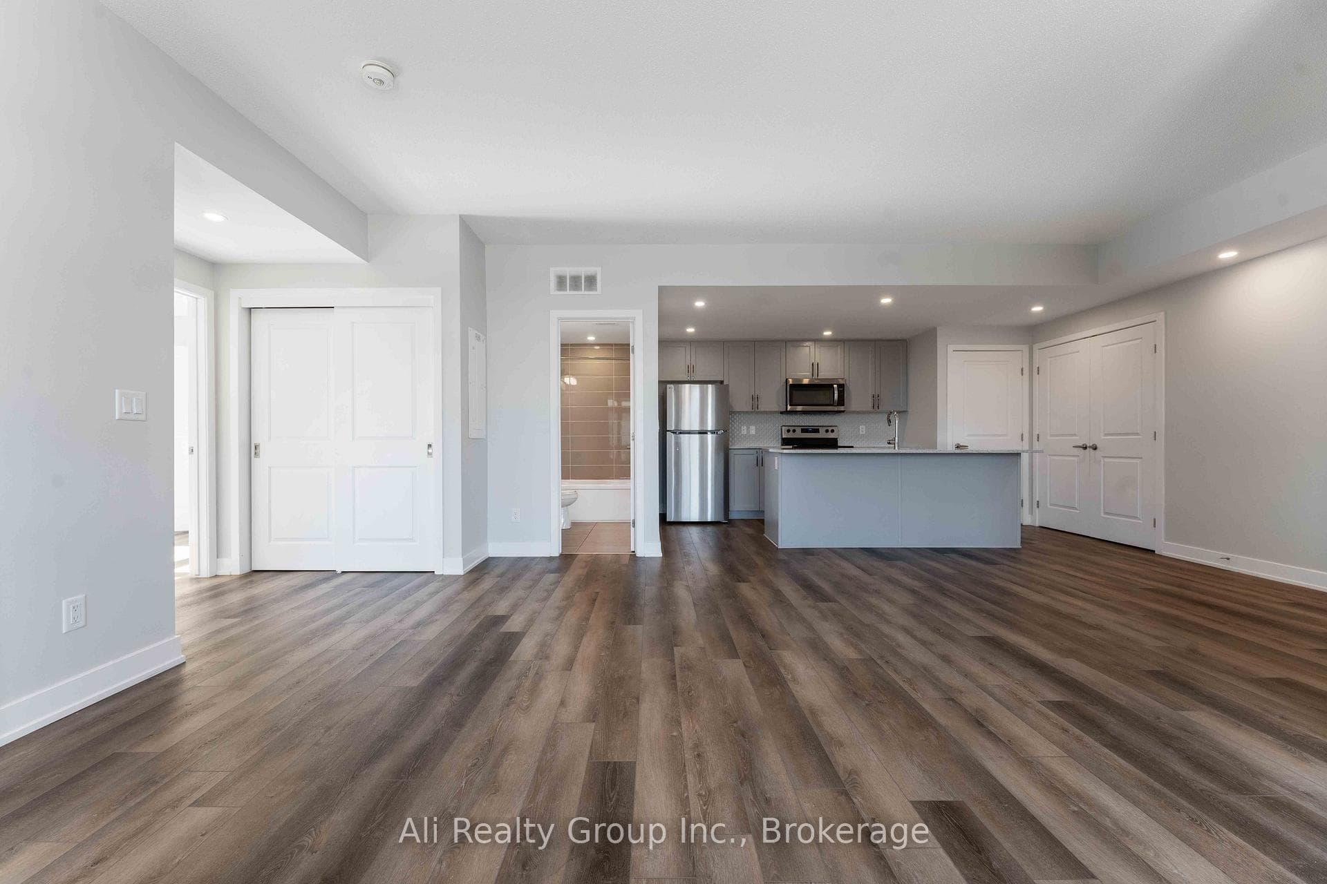 147 Fairweather Street photo 6