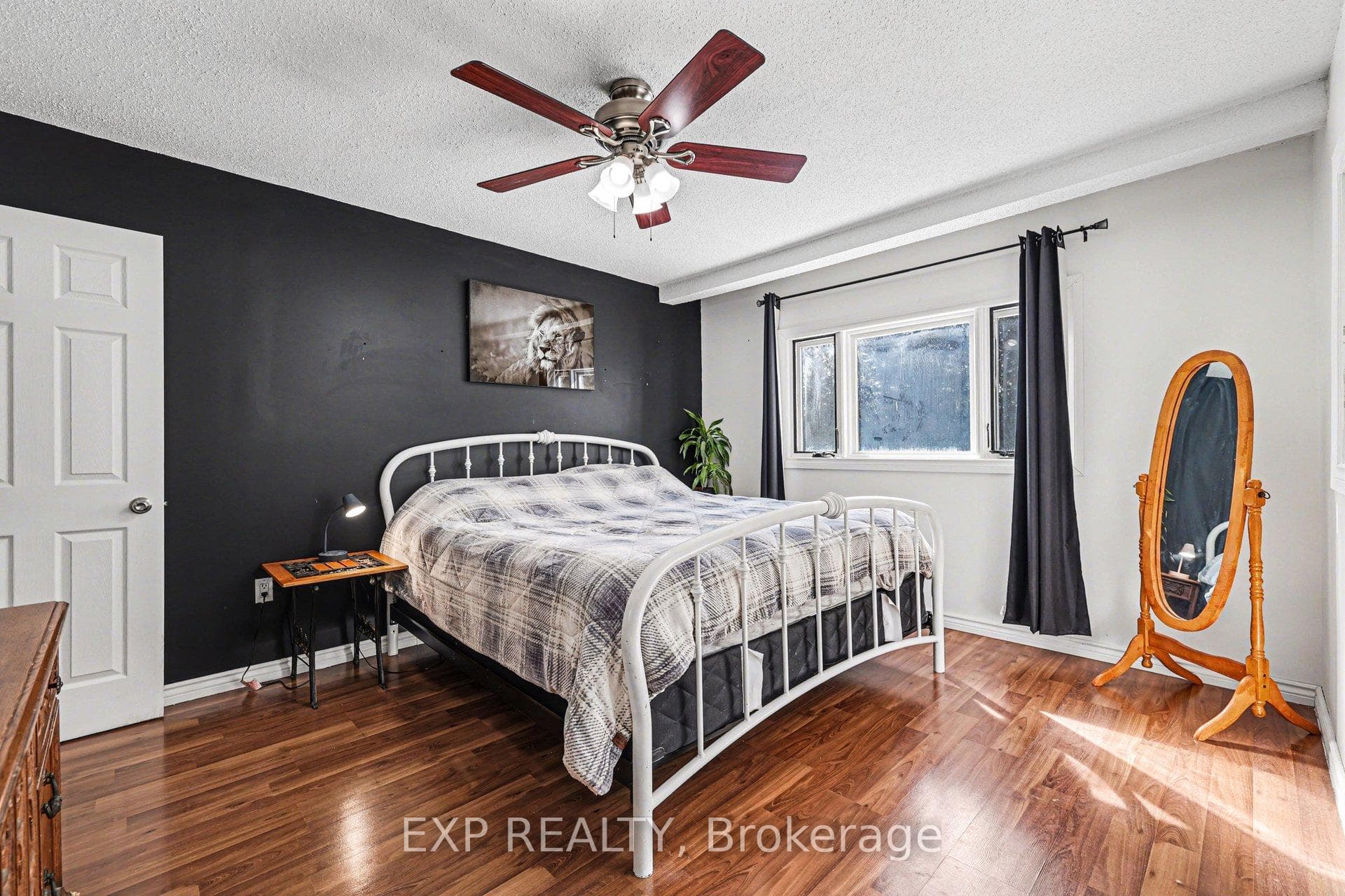 Main bedroom