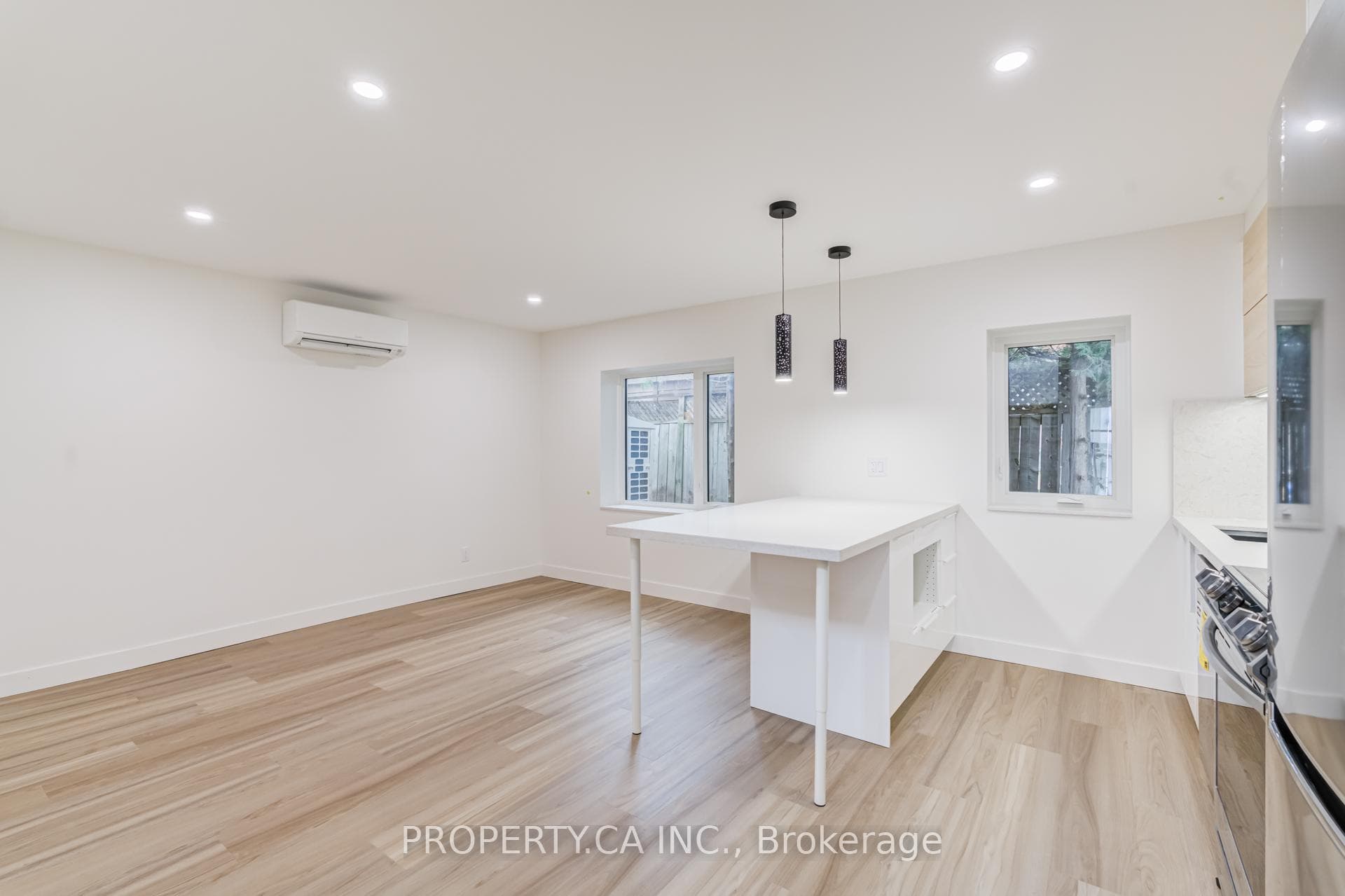 1063 Logan Avenue Unit Garden Suite photo 9