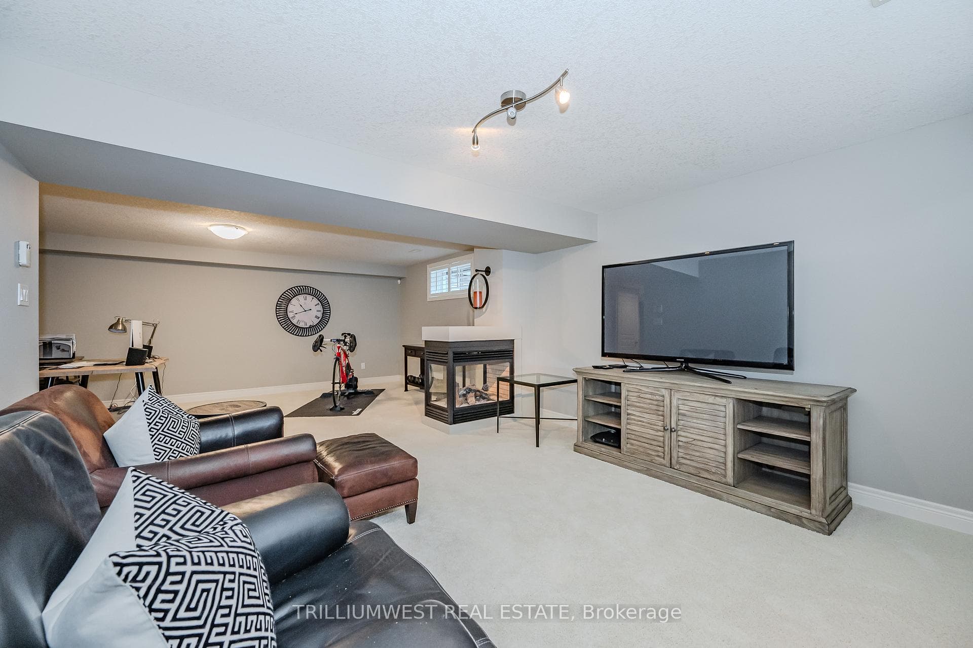 255 Summerfield Drive Unit 1 photo 36