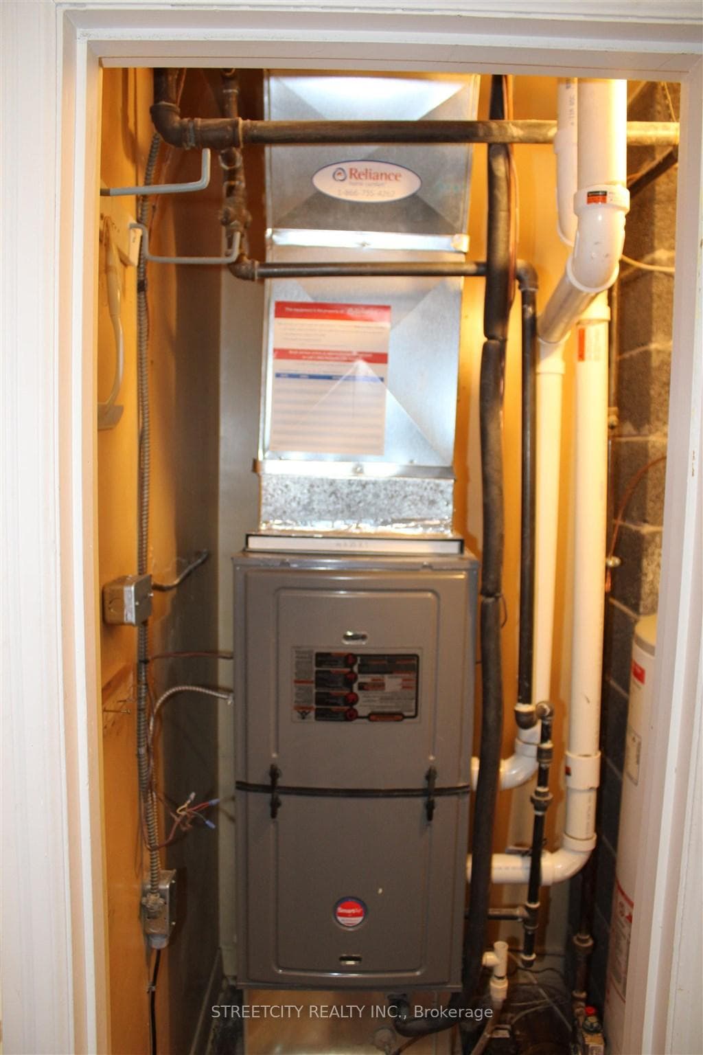 48 JEWELL Street photo 24