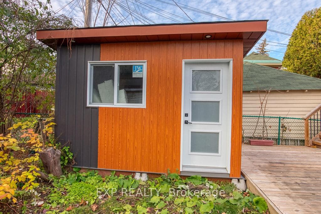 448 Holland Avenue photo 6