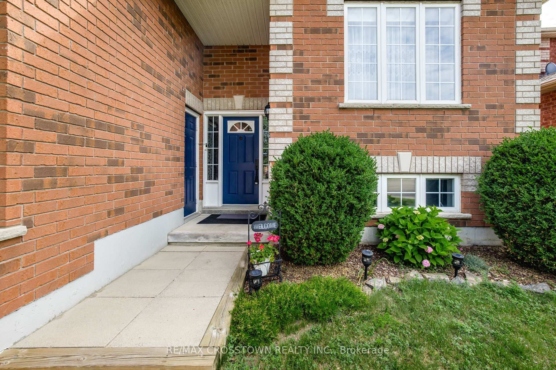 11 Revelstoke Court photo 4