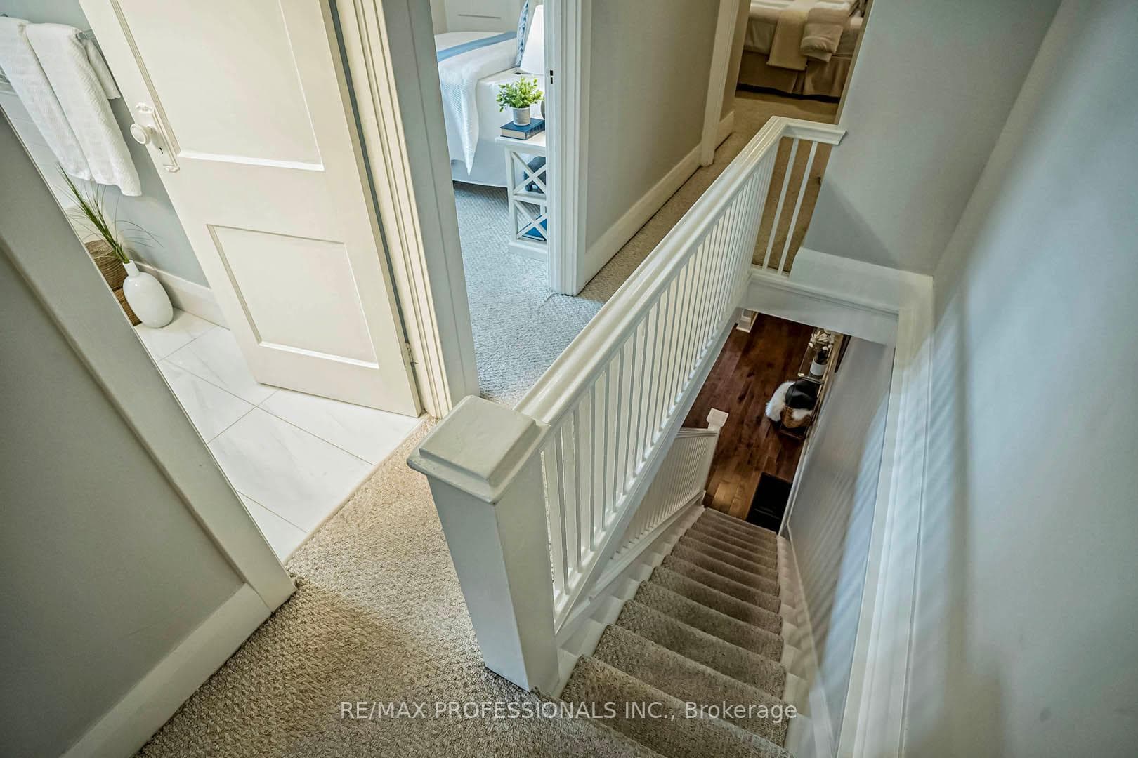 127 Bastedo Avenue photo 17