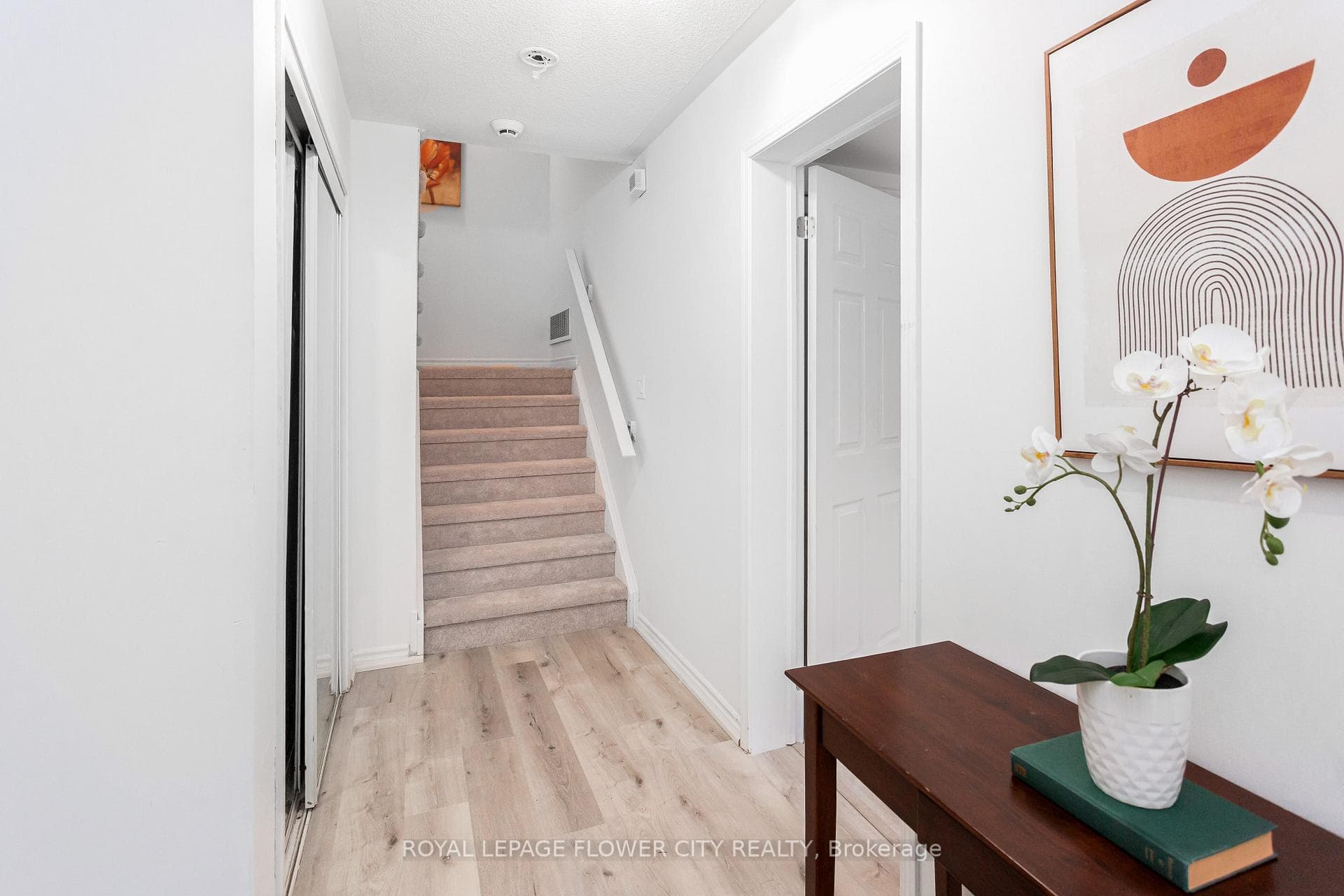 41 Vanhorne Close photo 11