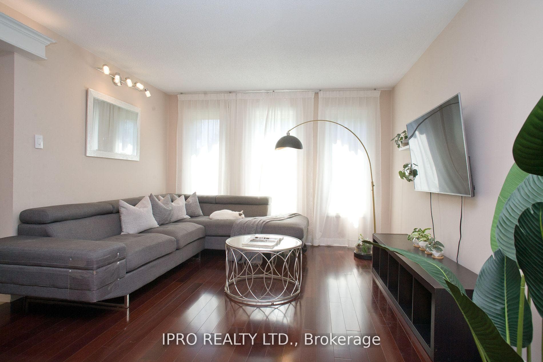 487 Cullen Avenue photo 4