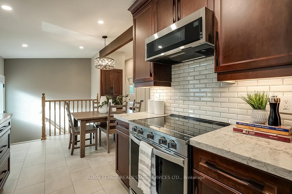 380 Duncombe Drive photo 16