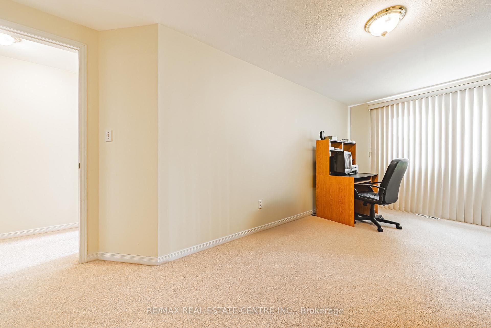 65 Foxglove Crescent photo 20