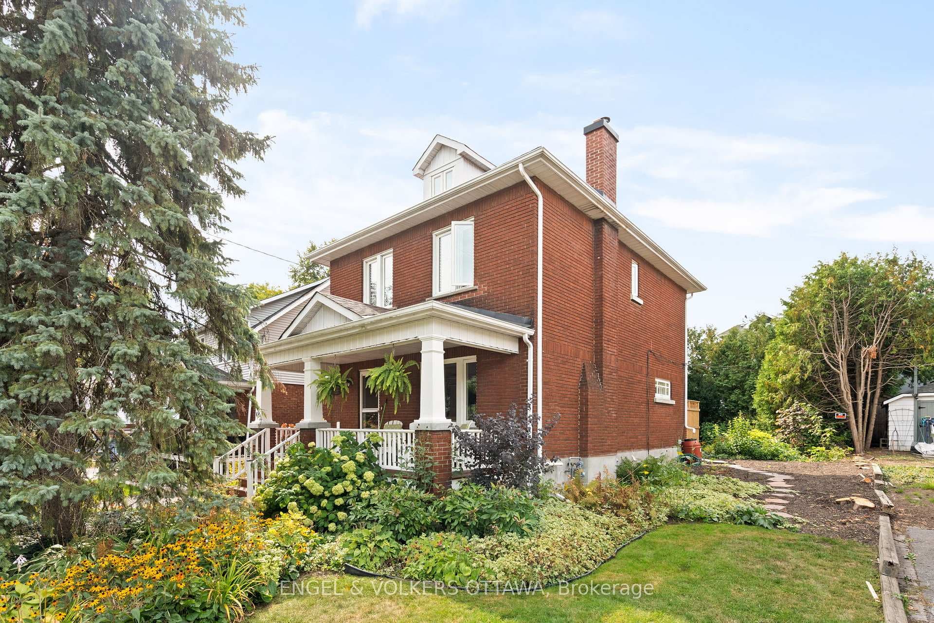 44 Hampton Avenue photo 2
