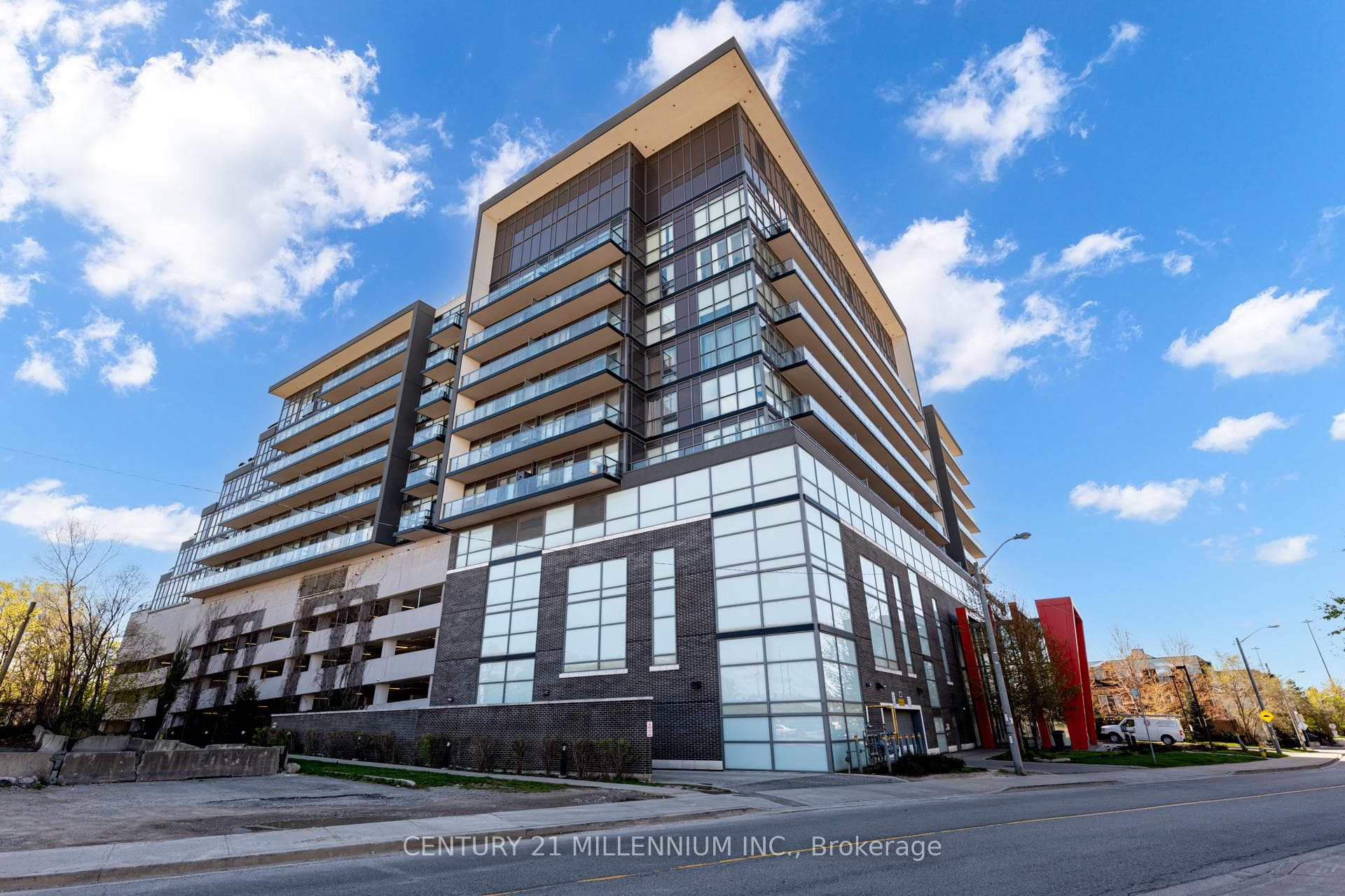 15 James Finlay Way Unit 821 photo 1