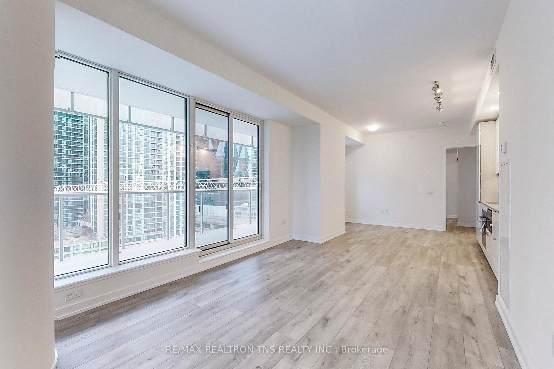 28 Freeland Street Unit 1102 photo 19