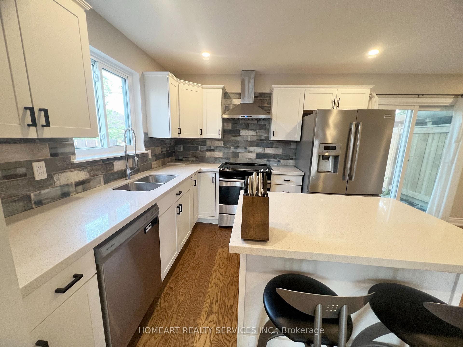 709 Jackson Court photo 13