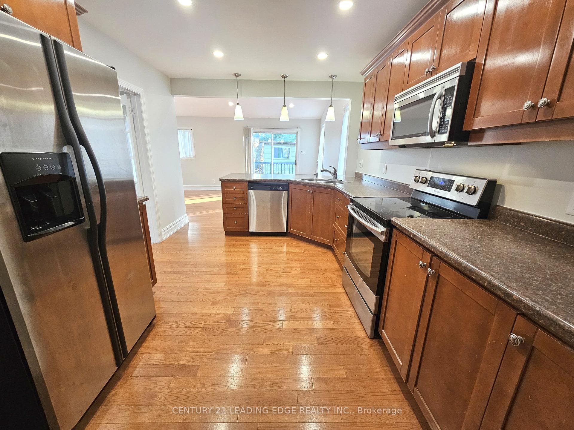 221 Pleasant Boulevard photo 8