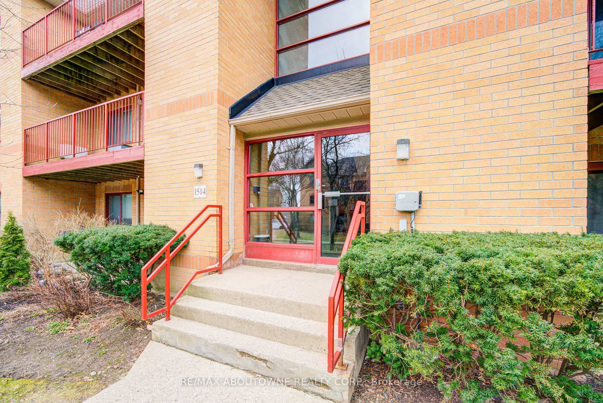 1514 Pilgrims Way Unit 521 photo 2