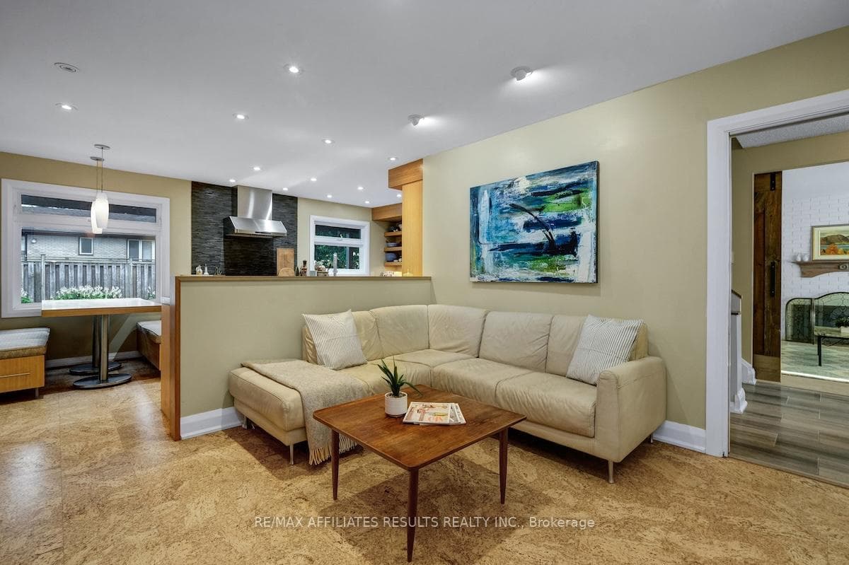 5 Tiffany Crescent photo 21