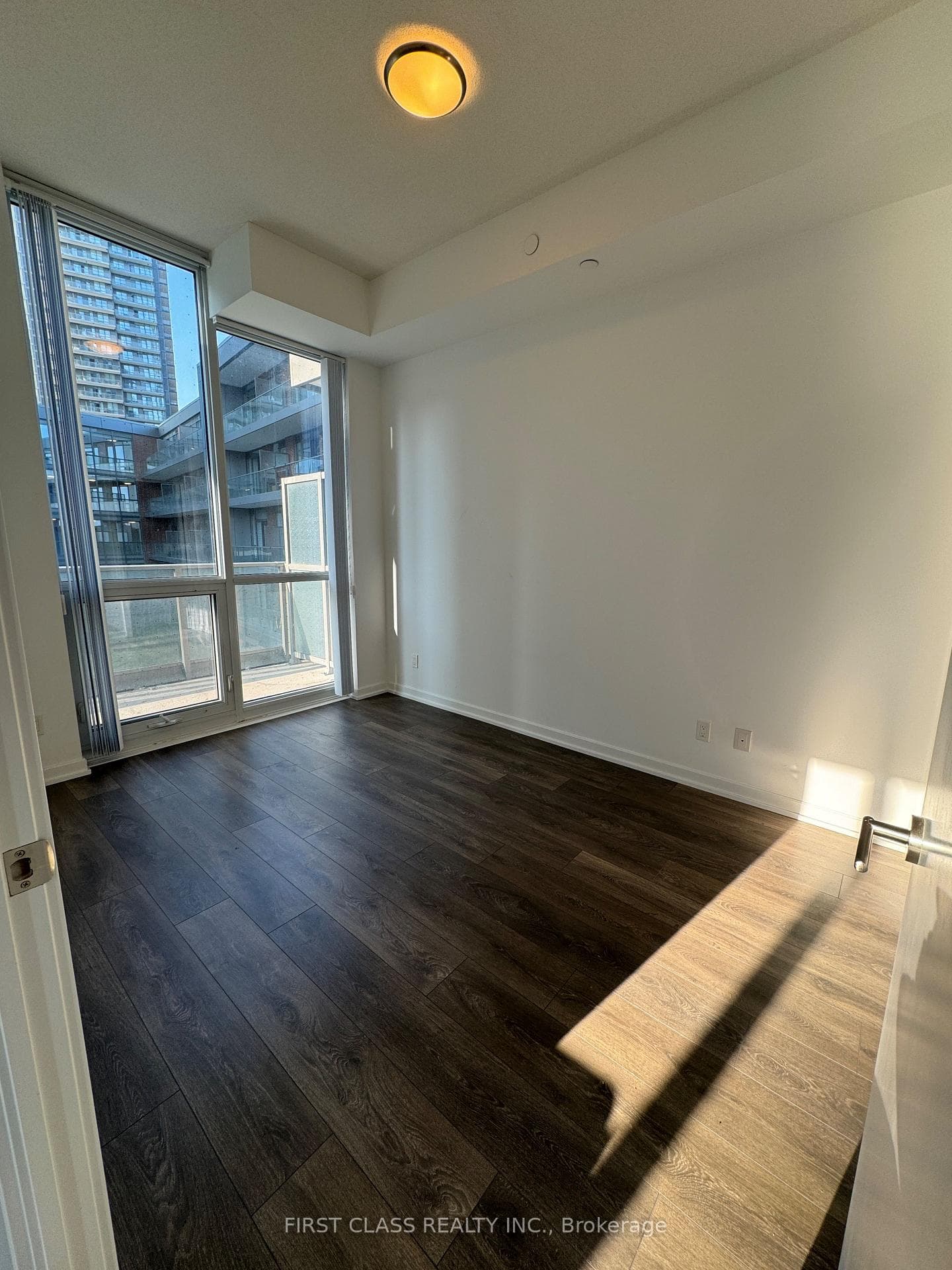 32 Forest Manor Road Unit 302 photo 5