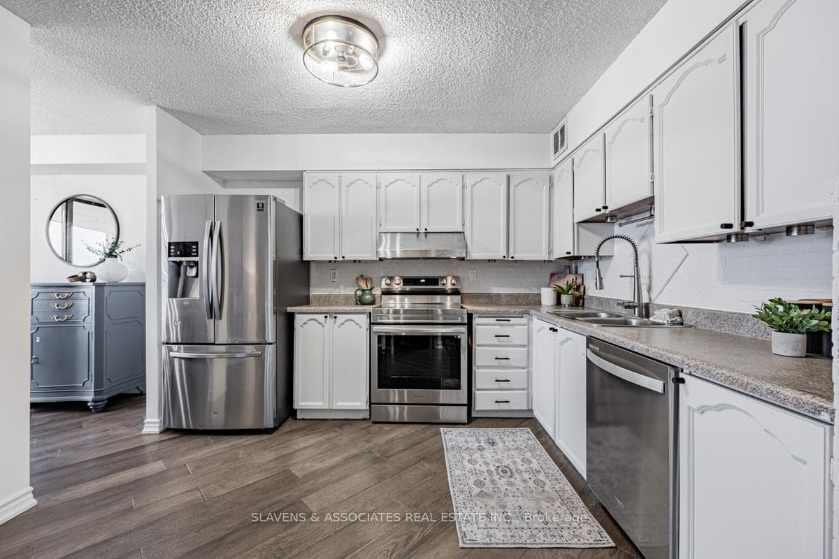 75 Graydon Hall Drive Unit 1703 photo 5