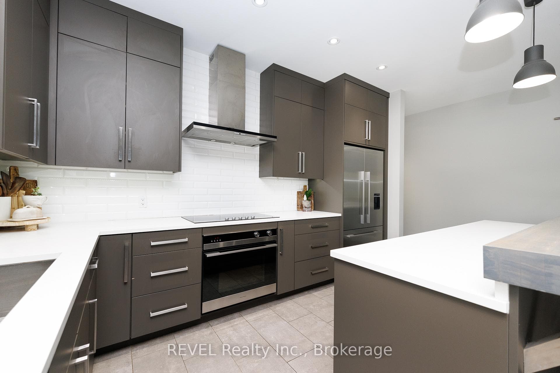 1009 Canboro Road photo 11