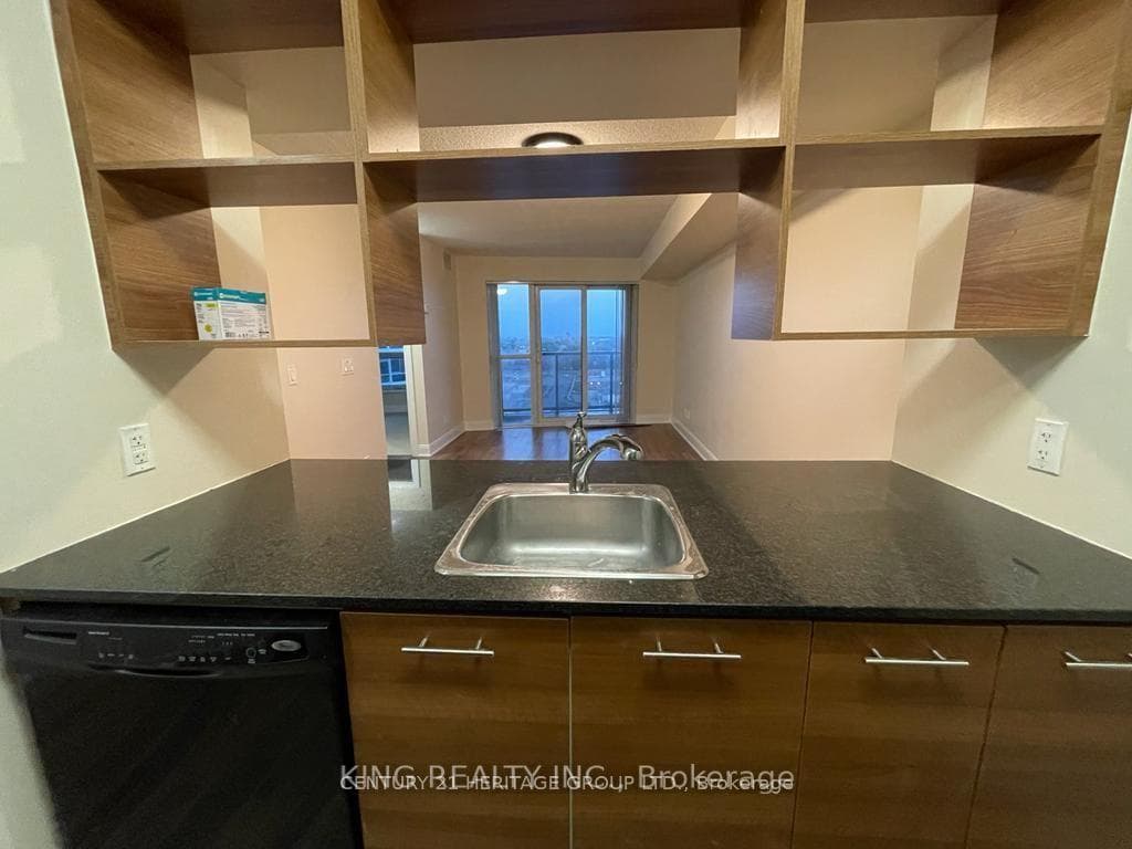 125 Village Green Square Unit 1511 photo 21