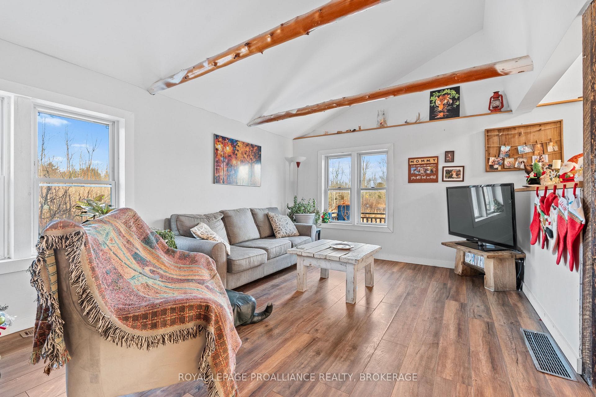 6394 Leveque Road photo 12