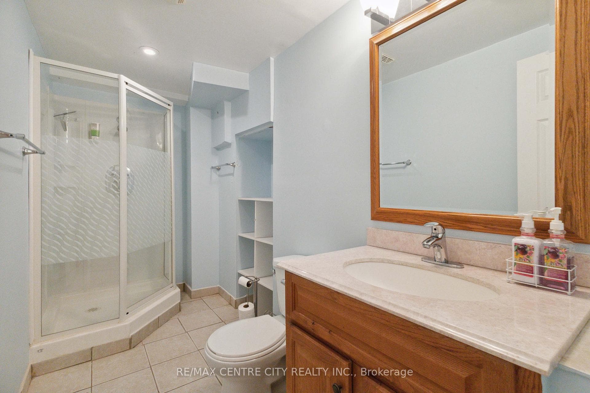 50 Stroud Crescent photo 36