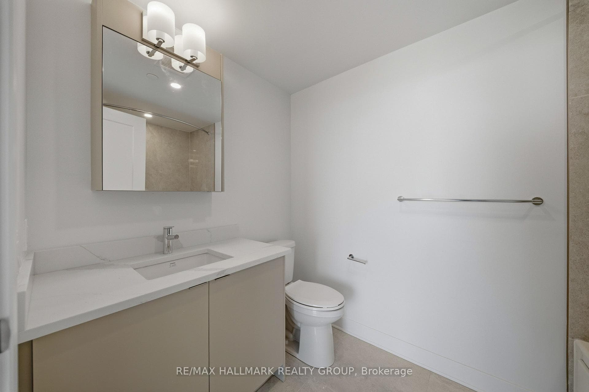 180 George Street Unit 2603 photo 17