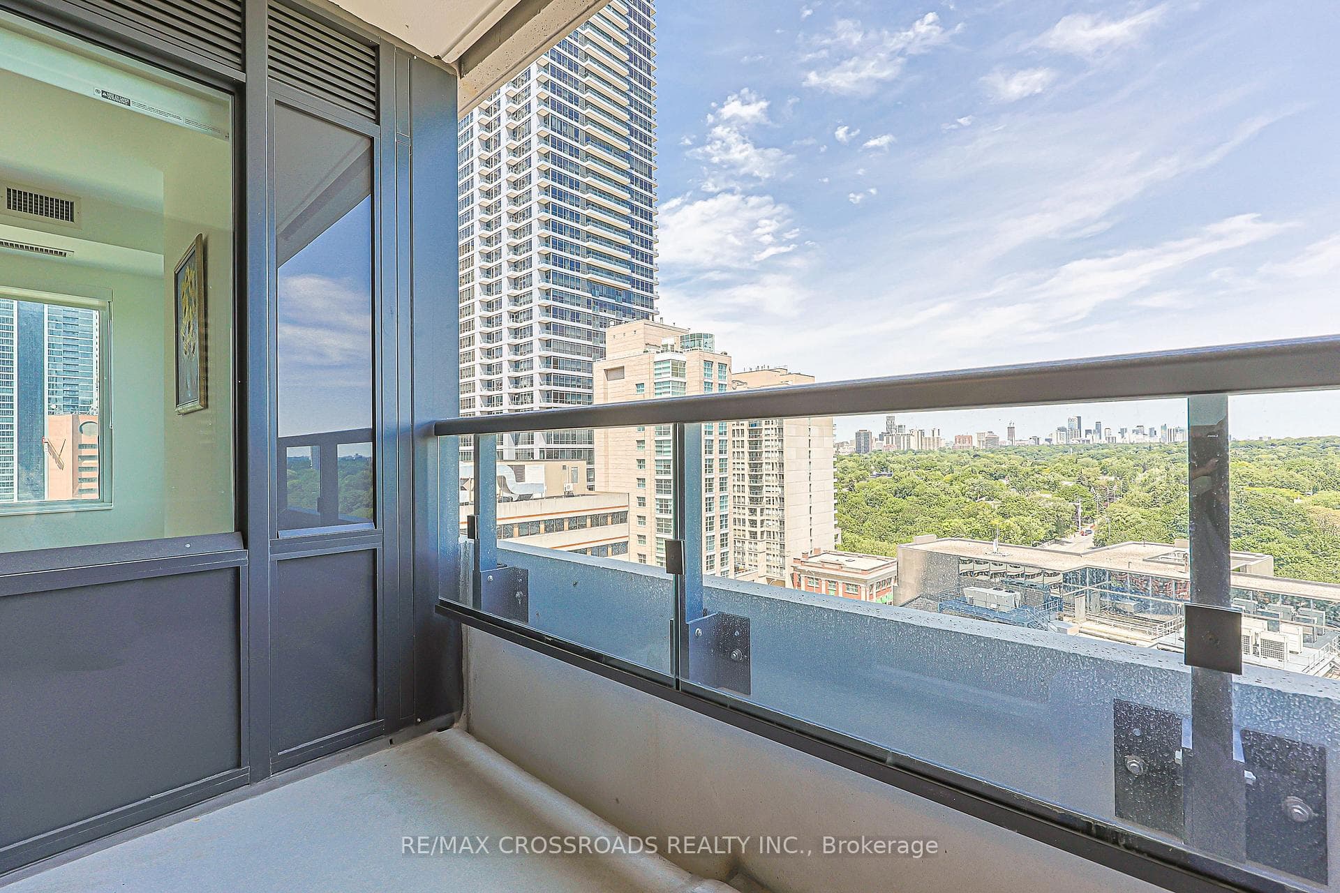 609 Sherbourne Street Unit 1204 photo 16
