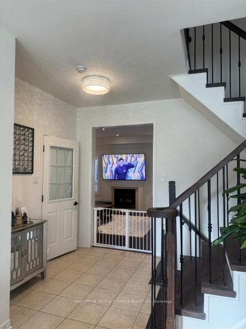 33 Mansbridge Crescent photo 8