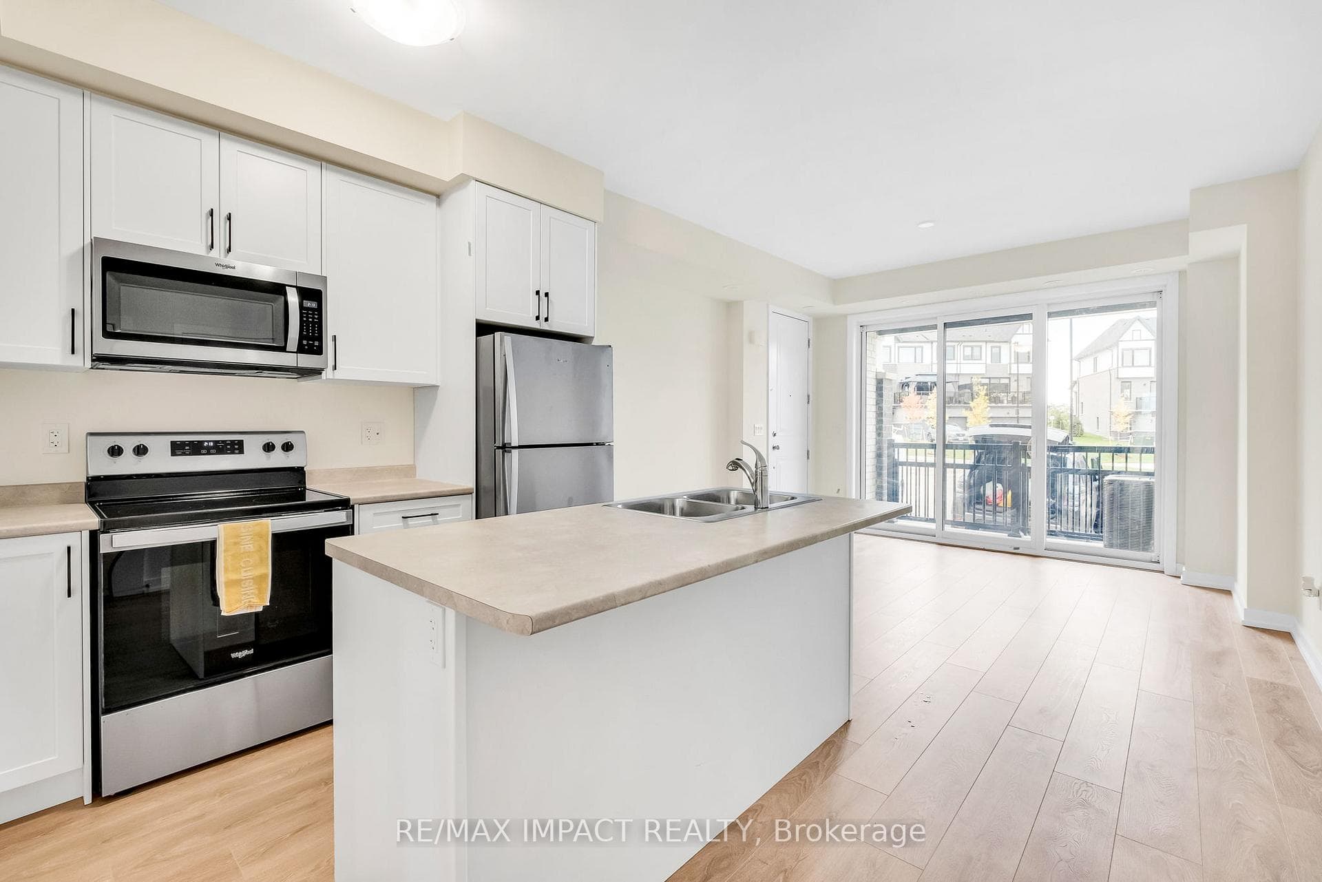 160 Densmore Road Unit 902 photo 8