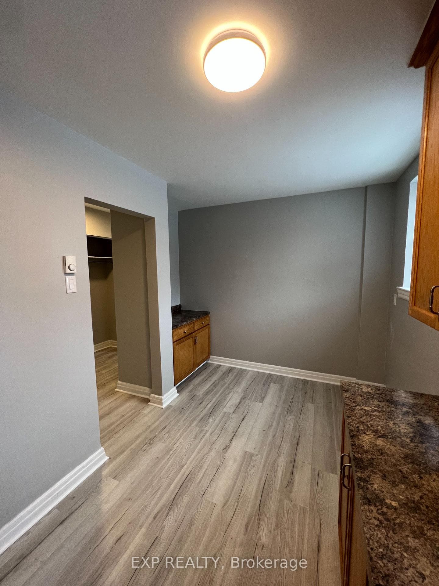 1119 Merivale Road photo 6