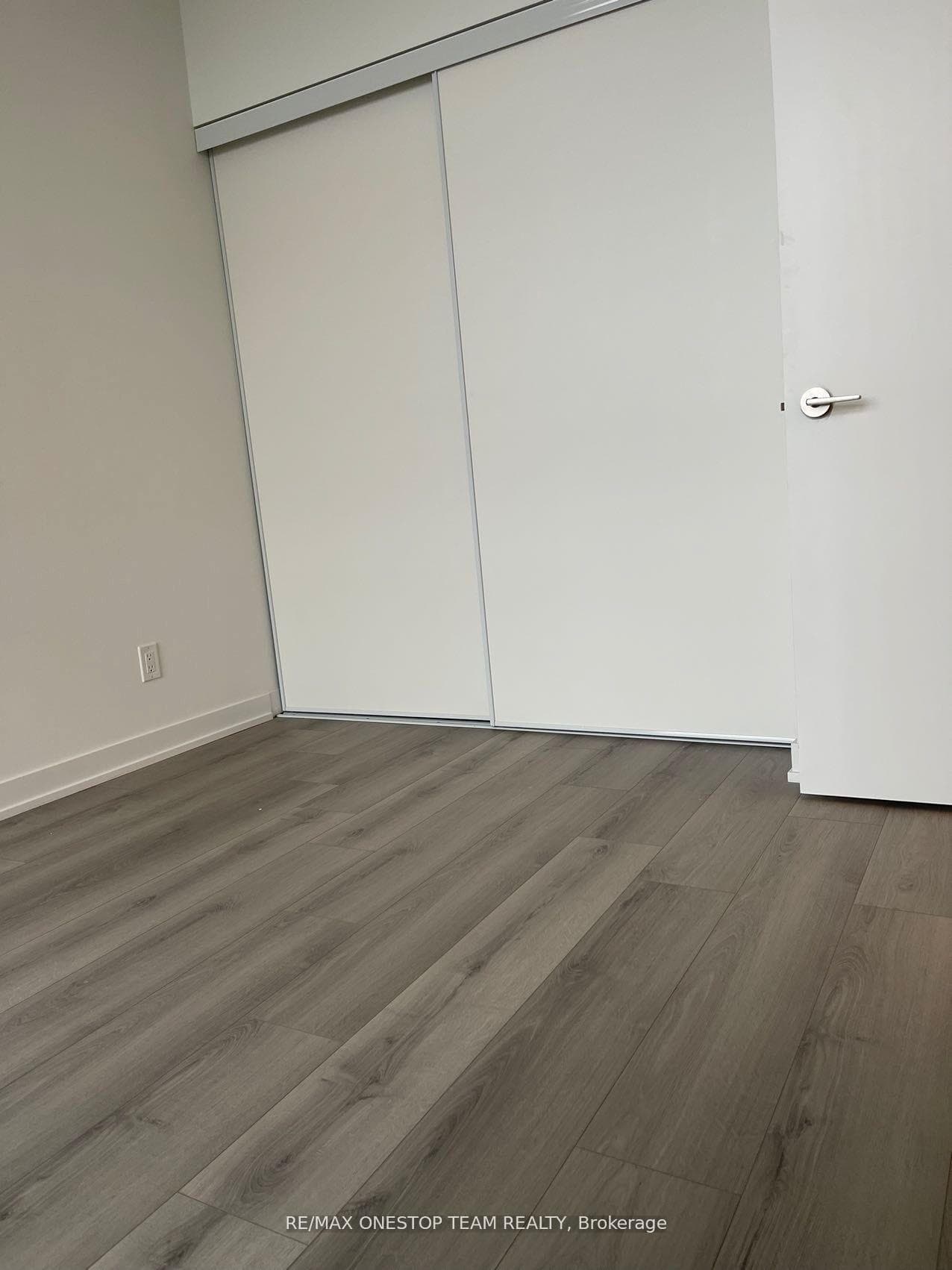 1787 St Clair Avenue Unit 902 photo 7