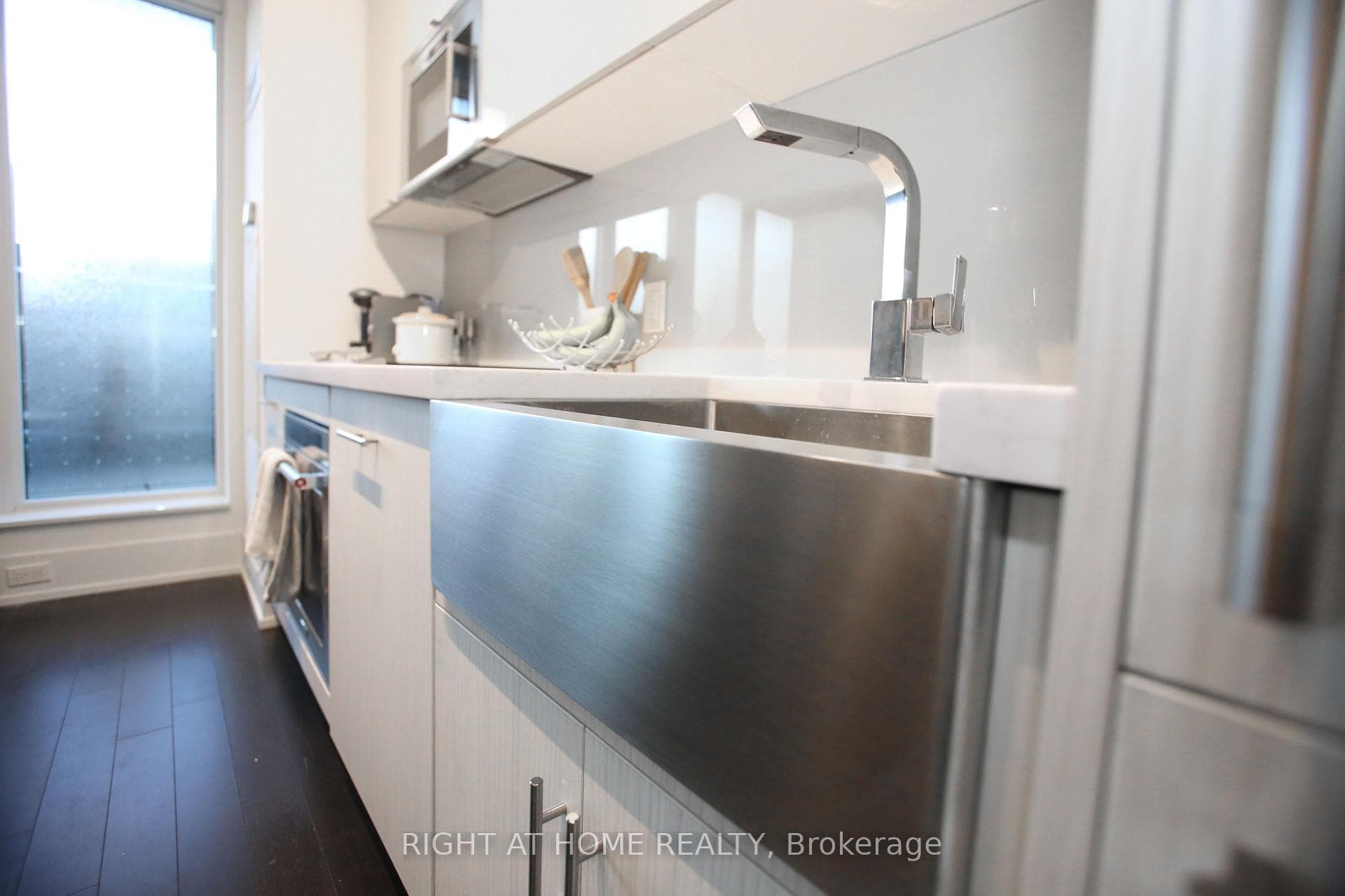 330 Richmond Street Unit 210 photo 18